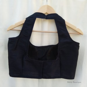 Kant en klare zwarte sari-blouse: Indiase sari van ruwe zijde, blouse met kraag