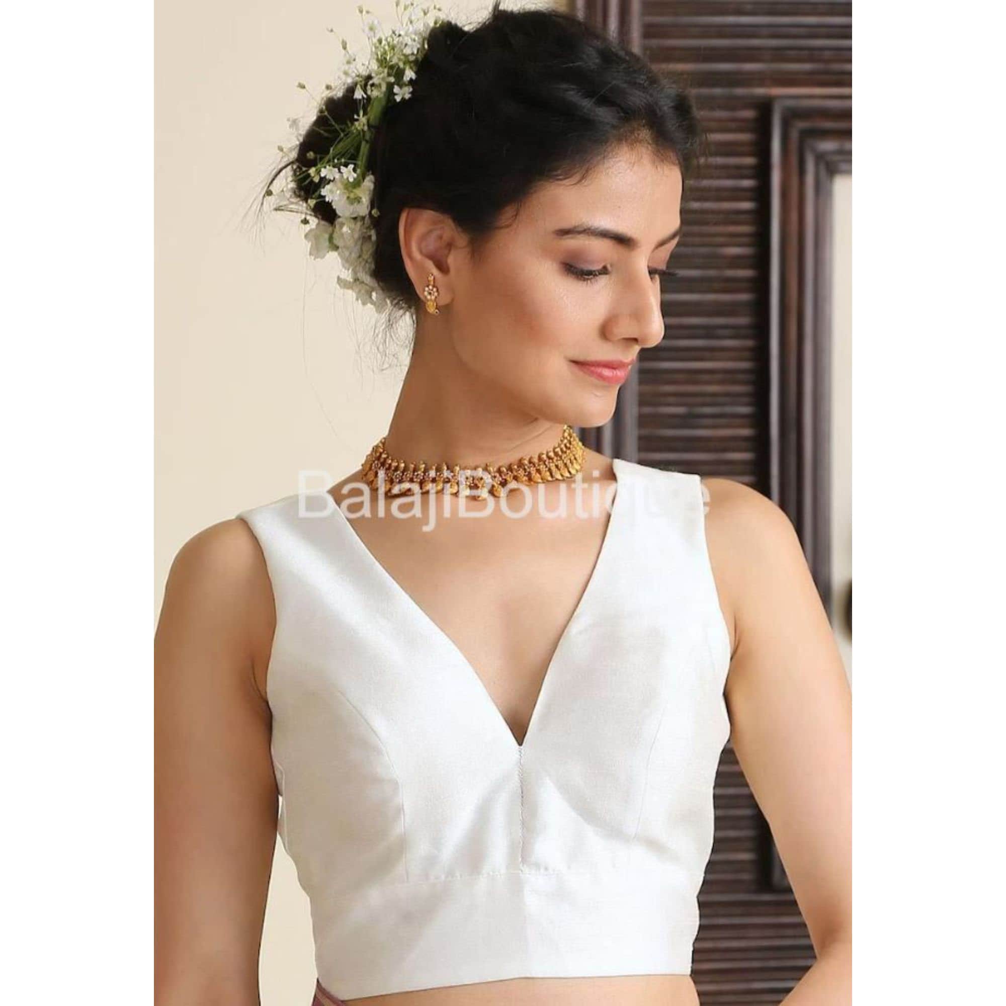Handmade White Raw Silk Saree Blouse: V-neck Indian Sari Crop Top