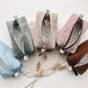 Kosmetiktasche aus Frottee, mit Blümchen, klein & groß, personalisiert | Etui | Kulturbeutel | Schminktasche | Make Up Tasche | Windeltasche