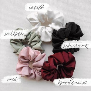 JGA Scrunchies aus Satin, Team Bride mit Name personalisiert Haargummi Zopfgummi handmade Bild 2