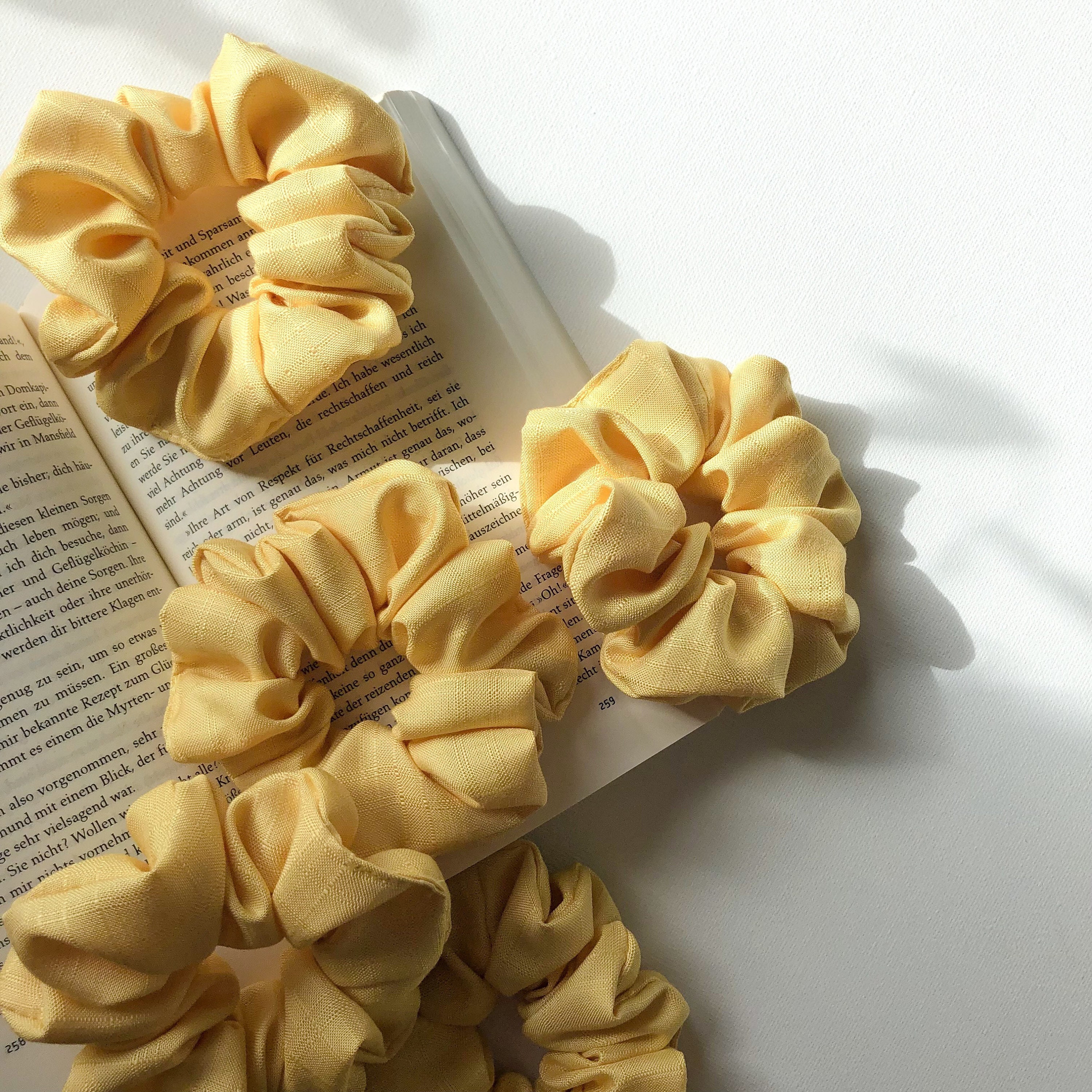 Scrunchie aus Leinen, gelb | Haargummi für Damen | Zopfgummi für Mädchen | handmade