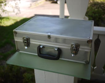 Verktygsväska / flightcase i aluminium med lås och nyckel / 34x15x34cm