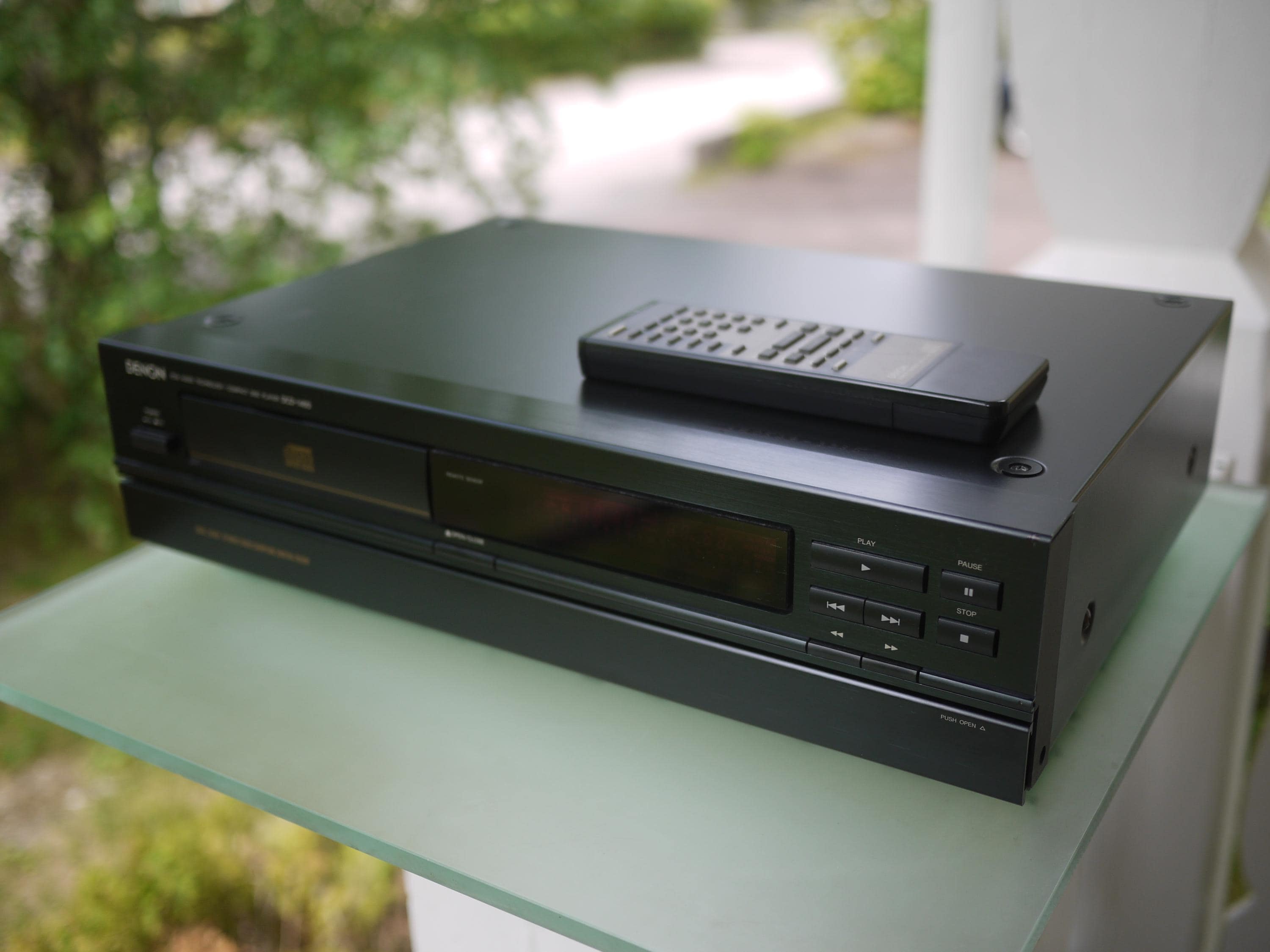 Denon DCD-1460 / Heavy Vintage CD Player With Pleasant Sound