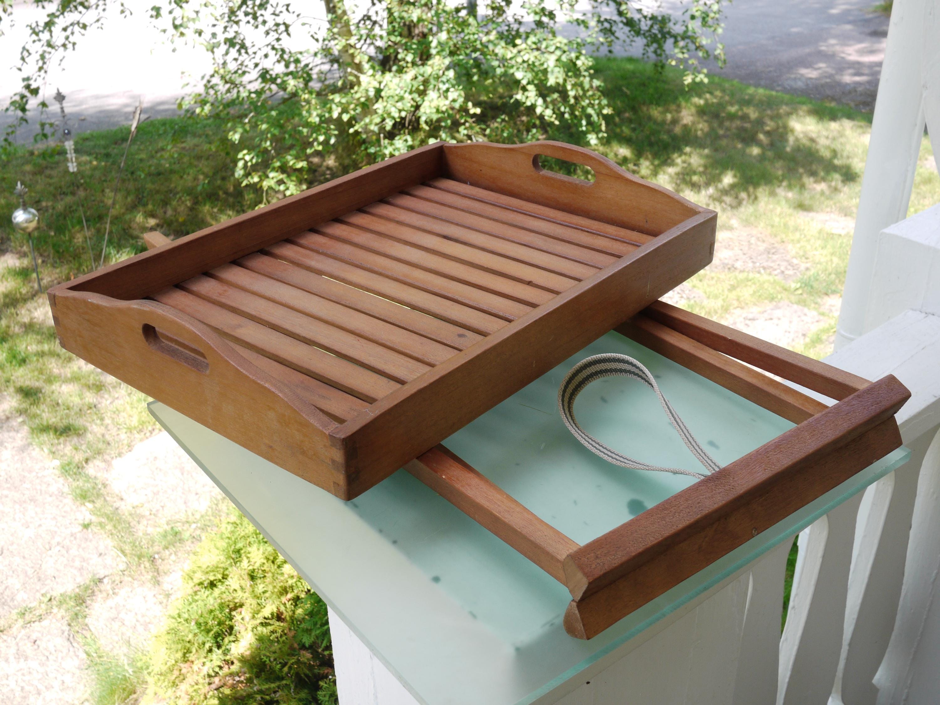 Plateau avec cadre / table de service / table pliante / bois --- table d'appoint