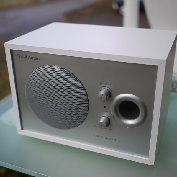 Tivoli Audio Model Subwoofer / white-silver / Aktiv / Henry Kloss Design