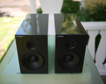 Yamaha NS-BP 110 / 2-way Bookshelf Speakers, High-gloss Black