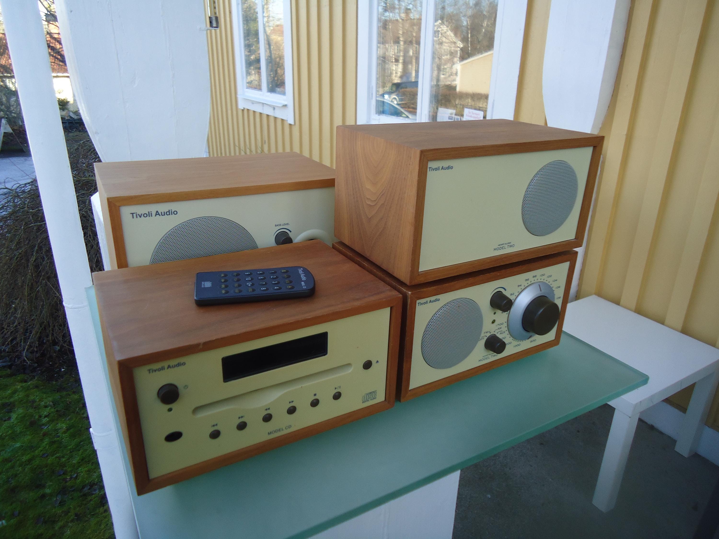 Tivoli Audio MODEL TWO、MODEL CD Tivoli Two with right speaker and CD-Player. : r/vintageaudio