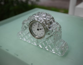 Crystal Clock / kleine Kaminuhr / Kristallglas / mechanisch / Made in Germany / ca. 1950-60er Jahre