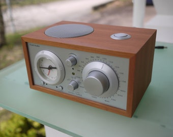 Tivoli Model Three / cherry-silver / clock radio with top sound / Tivoli Audio / Henry Kloss / radio / clock / alarm clock