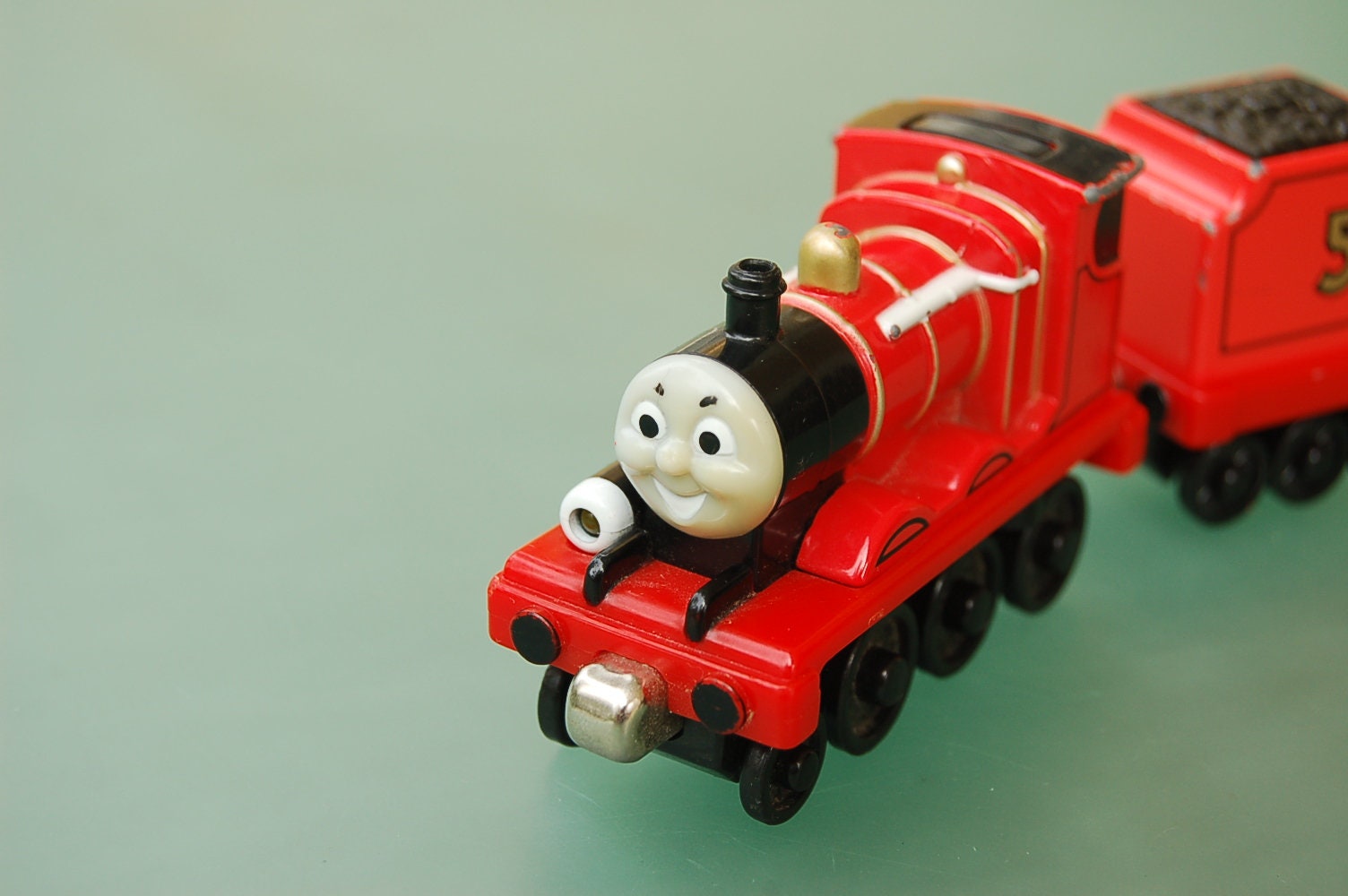 Thomas & Friends James With Light, Sound Plus Tender / Thomas the