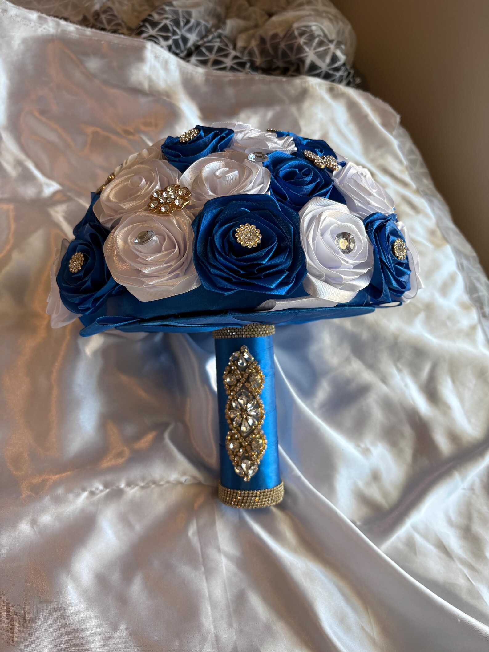 12 White Ribbon Ramo Royal Blue & White Satin Rose Quinceanera Bouquet| Rhinestone Brooch ...