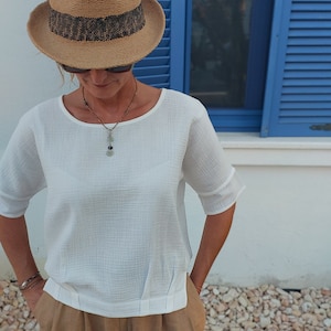 White Muslin Women 3/4 Sleeve Blouse, Cotton Top Christmas Gift, Loose Organic Blouse, Women Muslin T-shirt, Christmas Gift For Girlfriend.