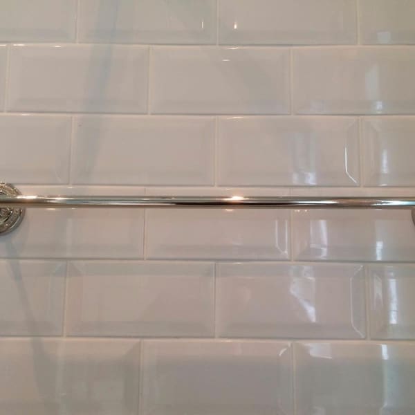 Towel rail holder embossed nickel classic bathroom accessories and storage. Comes with matching screws and plugs. 60cm wide.