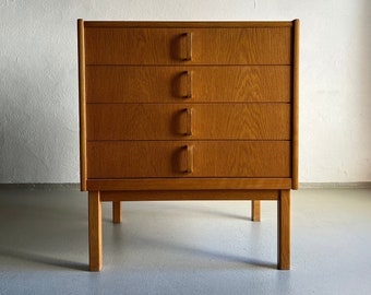 Oak Chest of Drawers / Bertil Fridhagen for Bodafors / 1963 / Sweden