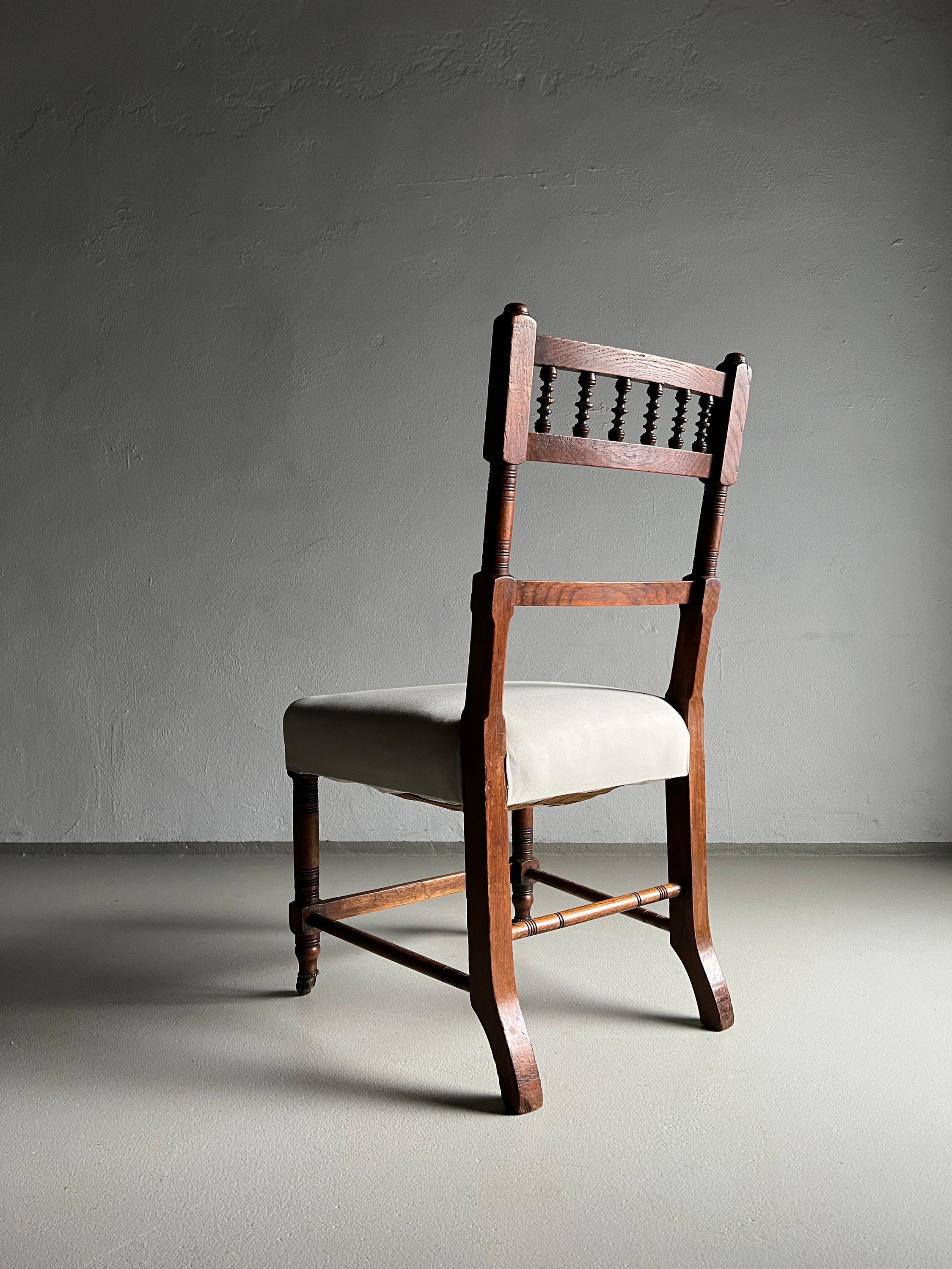 4 Carved Oak Dining Chairs/casters Legs/vintage Etsy