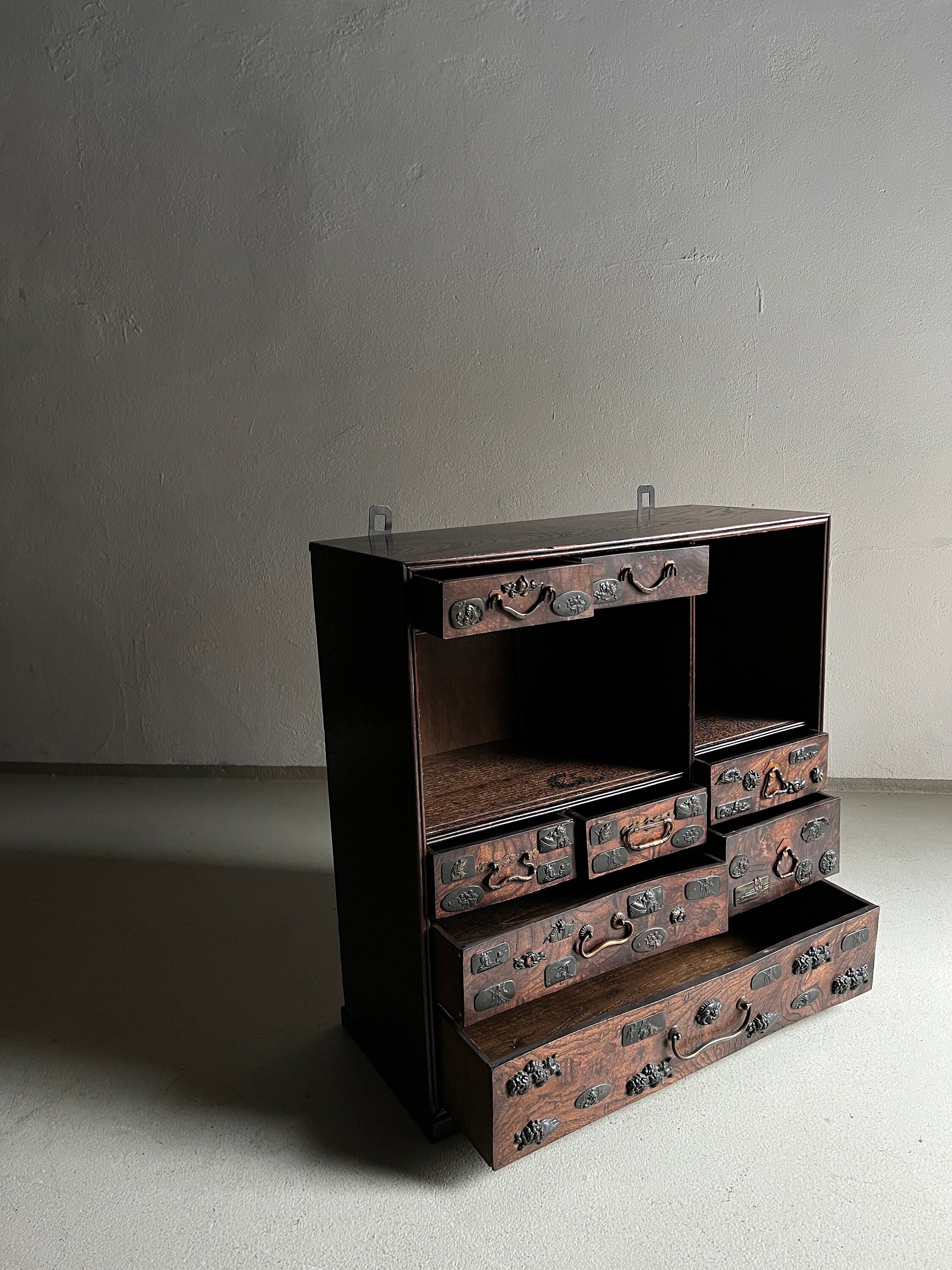 【送料無料】European Antique 3D Cabinet 送料無料】European Antique 3D Cabinet