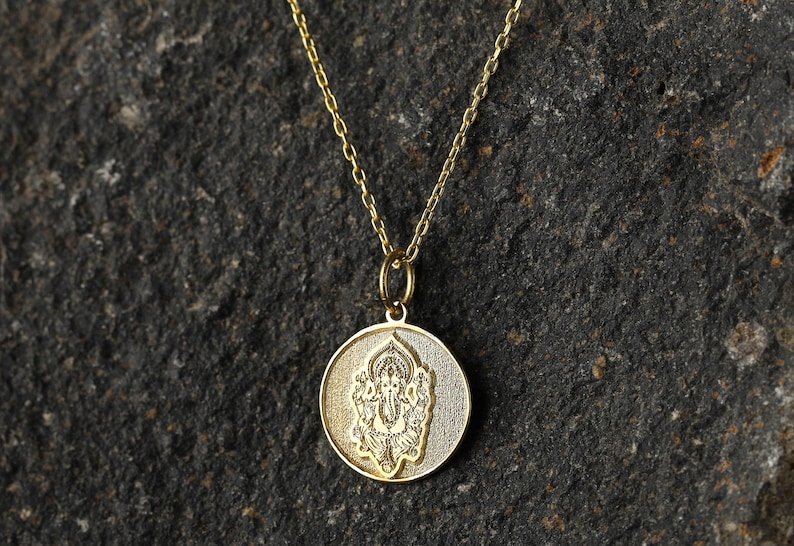 Ganesha-hängehalsband, personlig Ganesh-berlock, andliga gåvosmycken, skyddande amuletthalsband, massivt 14K guldalternativ bild 1