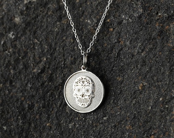 Collar de calavera de azúcar, colgante de calavera personalizado, joyería de regalo de Halloween, collar con dije de calavera gótica, opción de oro macizo de 14 quilates