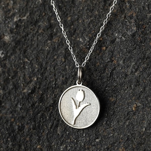 14k Gold Tulip Necklace, Personalized Tulip Pendant, Eternal Love Symbol Necklace, Tulip Flower Necklace, Gold Gift for Her, Floral Necklace