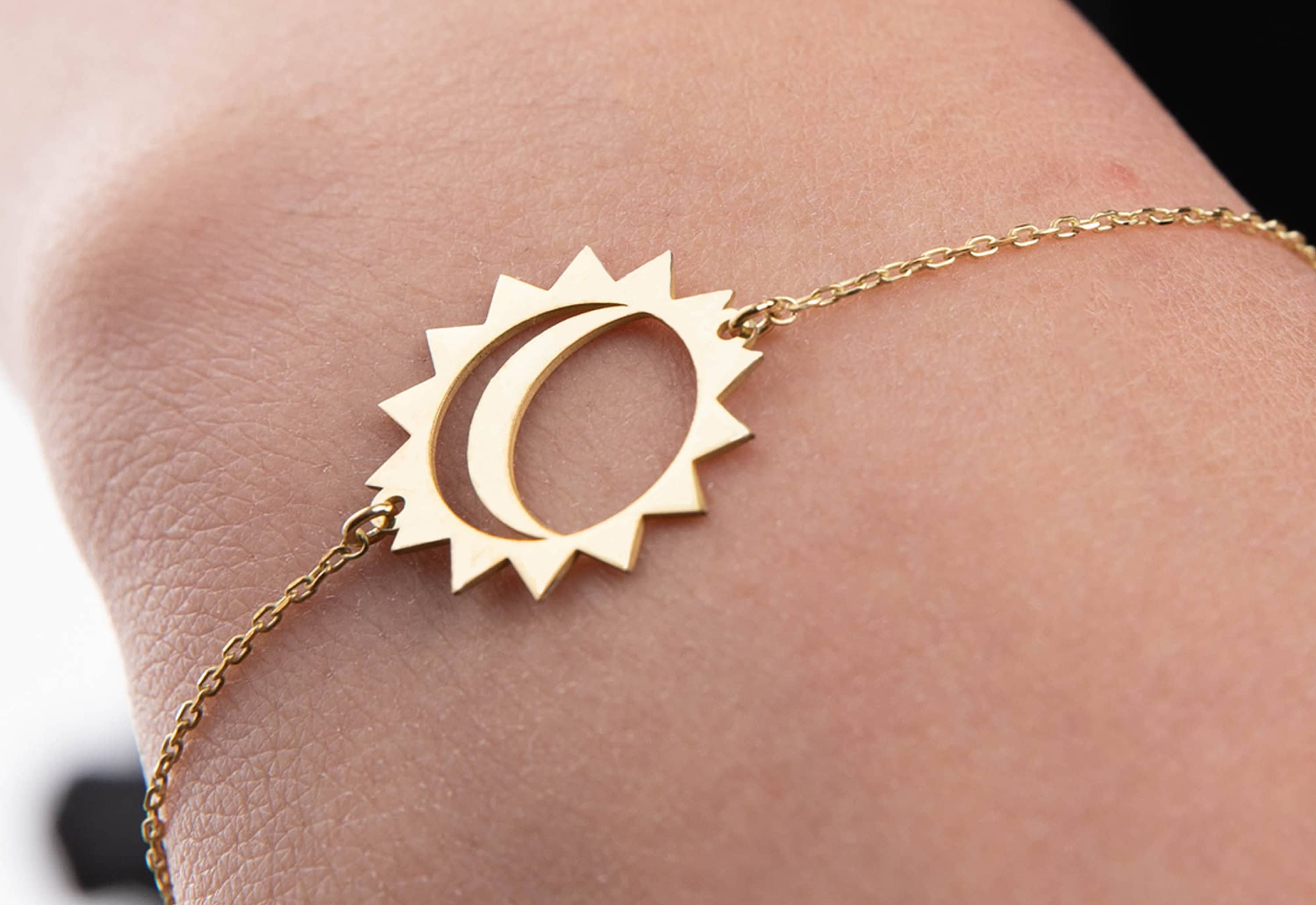 Sun Moon Bracelet - Agate - 4 Sizes - ApolloBox