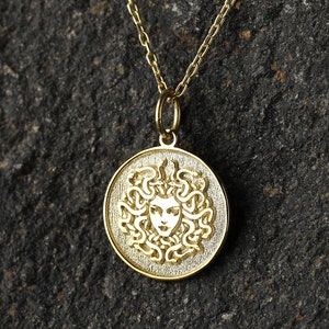14k Gold Medusa Necklace, Personalized Medusa Pendant, Medusa Mythology Pendant, Gorgon Necklace, Ancient Charm, Greek Mythology Jewelry