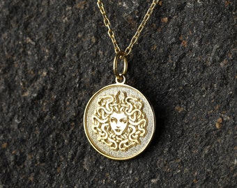 14k Gold Medusa Halskette, personalisierte Medusa Anhänger, Medusa Mythologie Anhänger, Gorgon Halskette, alter Charme, Schmuck der griechischen Mythologie