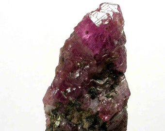 Rare ruby crystal from Myanmar (Burma)