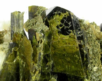 50.12 Gram Undamaged Rare Epidote Crystals Lot