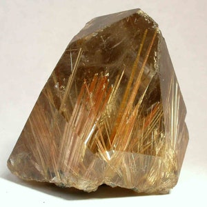 QUARZ mit RUTIL - Erstaunliche goldene Rutilnadeln in Quartz aus Brasilien.