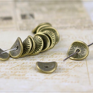 10x Metall Anhänger Charm Schmuck DIY Basteln Blumen bronze 29mm mb1459 10x Metall Anhänger Charm Schmuck DIY Basteln Blumen bronze 29mm mb1459