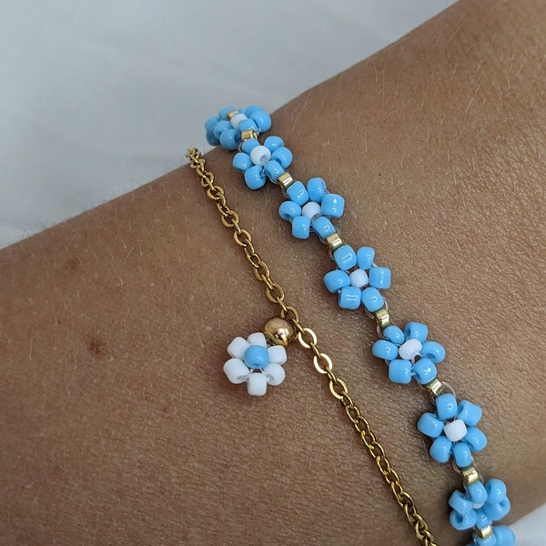 Bracelets perles fleurs bleues