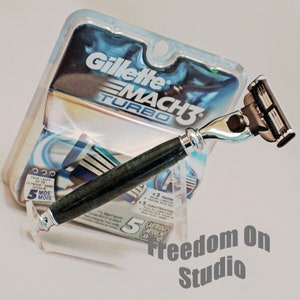 Handturned Razor - Green dyed Wood Mach 3