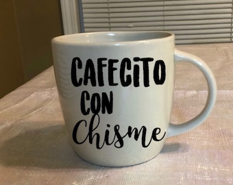 cafecito con chisme mug