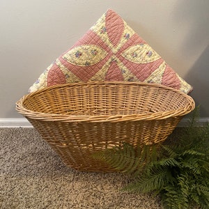 Vintage Laundry Basket, Vintage Gathering Basket,