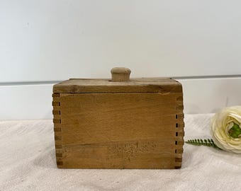 Vintage Wood Butter Mold: Primitive Dovetail Kitchen Decor