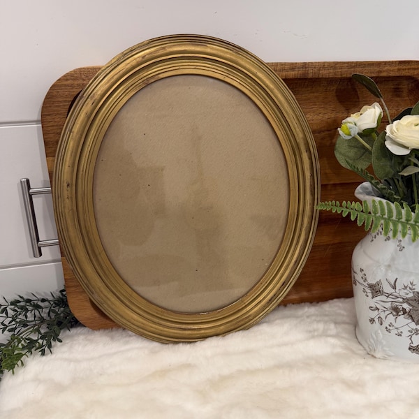 Vintage Gold Oval Picture Frame: French Cottage Gallery Wall Decor