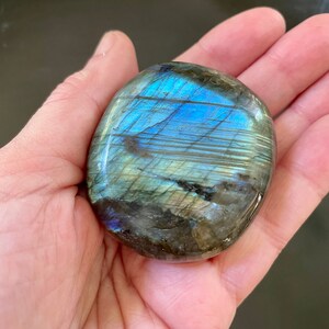Labradorite Palm Stone ZA018