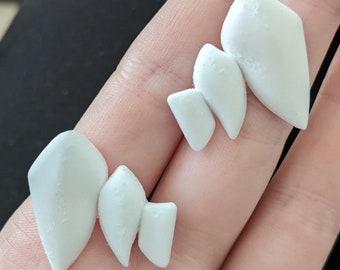 Pendientes de colmillo impresos en 3D: PLA con postes de acero inoxidable