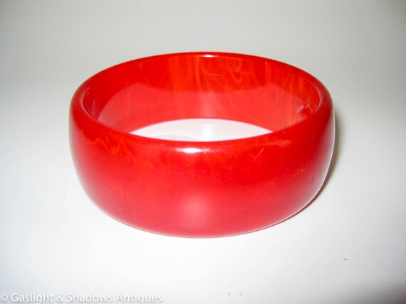 Red Marbled Bakelite Vintage Chunky Wide Bracelet… - image 5