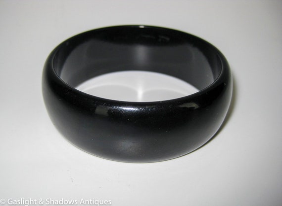 Black Vintage Bakelite Bracelet Bangle - image 4