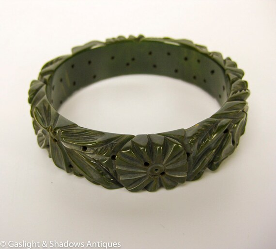 Bakelite Olive Green Deeply Carved Vintage Bracel… - image 3