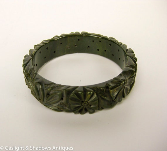 Bakelite Olive Green Deeply Carved Vintage Bracel… - image 4