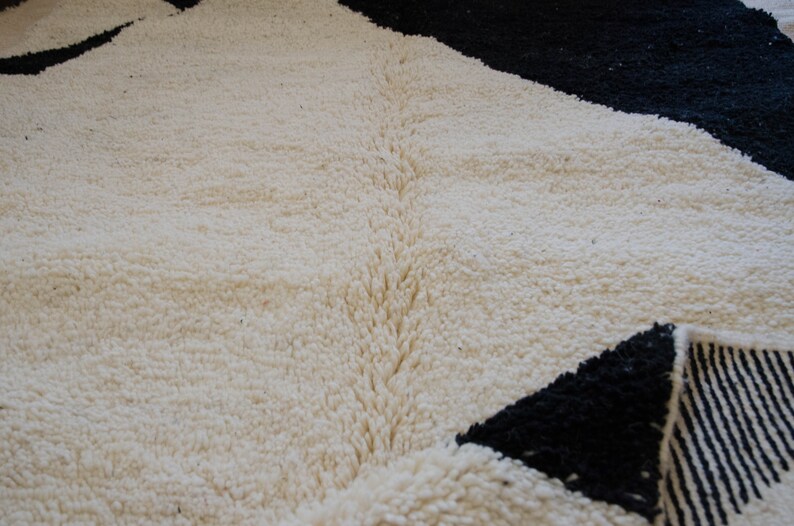 Moroccan Boho Rug Black and White Berber Wool Rug HAA21021 Etsy