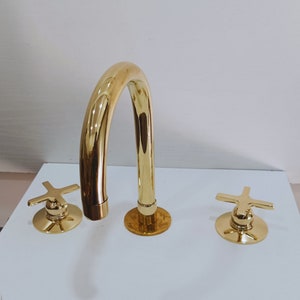 Vintage Brass Faucet With Three Holes Deck Mounting, Perfect For Farmhouses And Old Homes