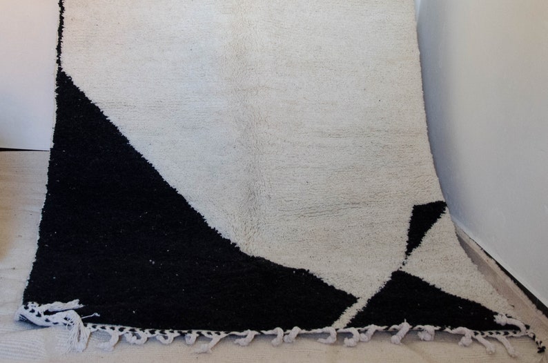 Moroccan Boho Rug Black and White Berber Wool Rug HAA21021 Etsy