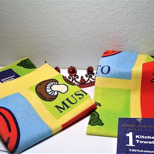 Vintage SET (4) KITCHEN TOWELS & Mushroom Potholder - New Old Stock Fruit/Vegetable 100% Cotton Kitchen Towels and Bonus Mushroom Potholder