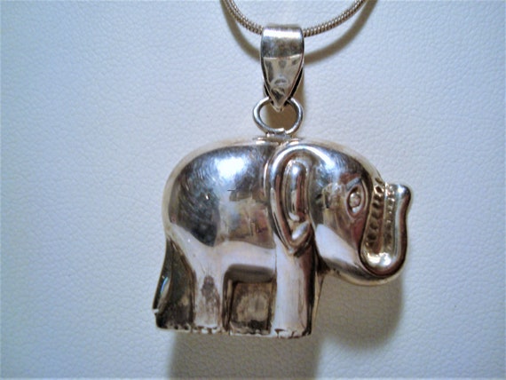 Vintage SILVER ELEPHANT PENDANT - Puffed Elephant… - image 5