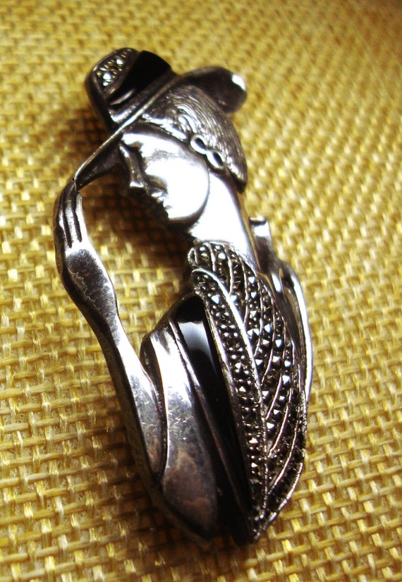 Vintage DECO LADY BROOCH - Unique Marcasite & Ony… - image 5