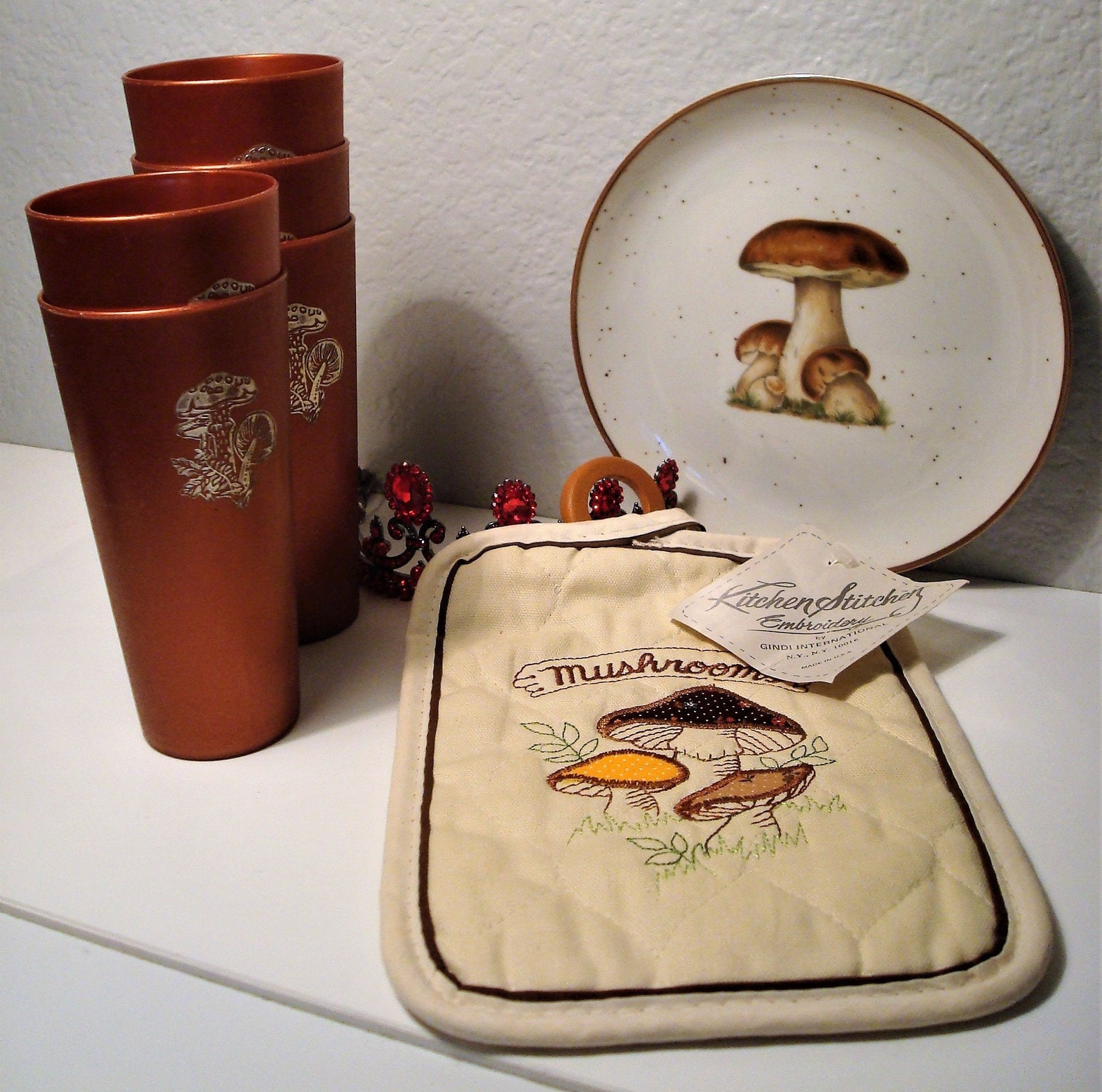Vintage MUSHROOM KITCHEN DECOR Gold Mushroom/rust Plastic Etsy