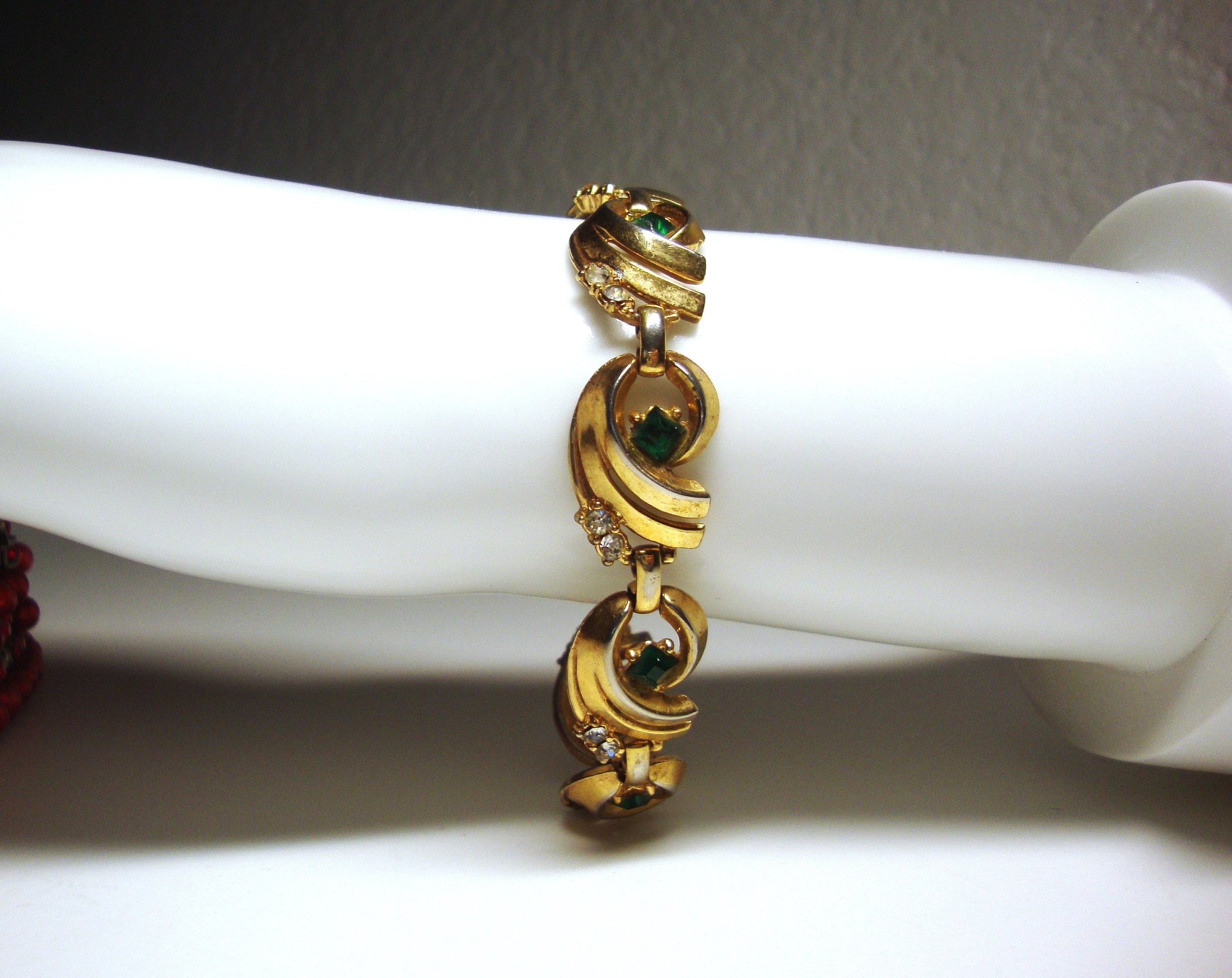 Vintage LISNER RHINESTONE BRACELET Gold Plated Green and
